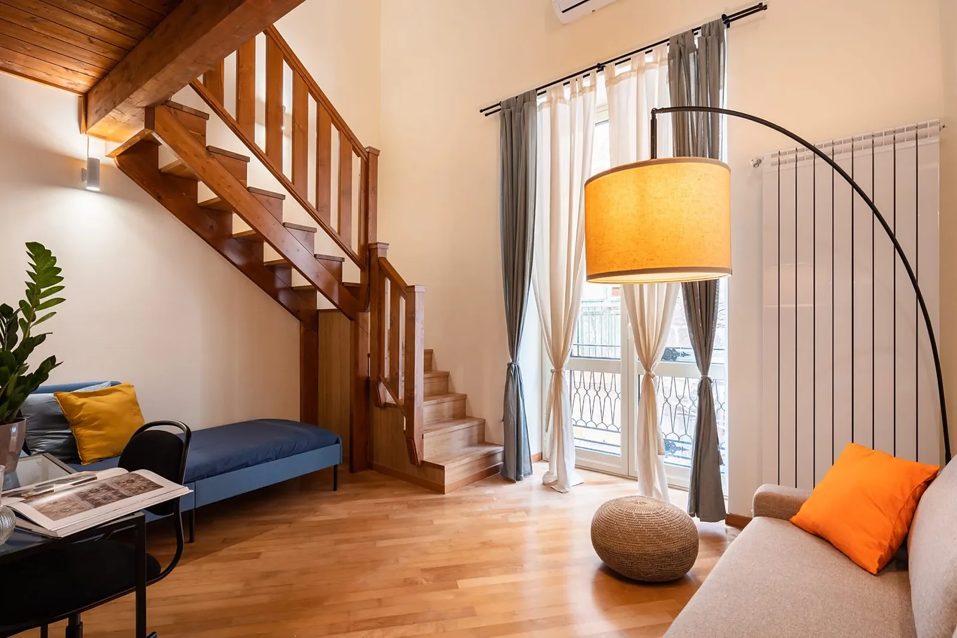Zona living di Casa Dama Rovenza, Residence Quattro Canti
